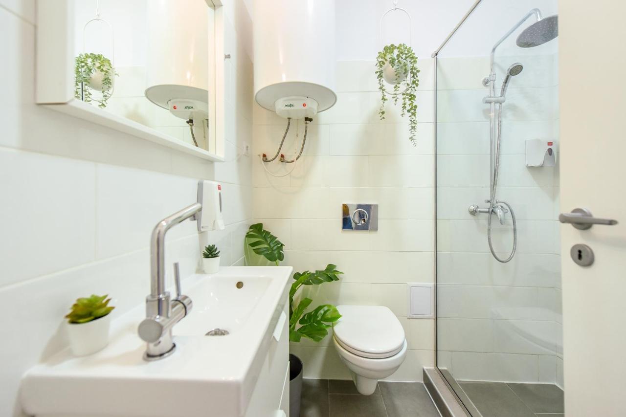 Classy Comfort - Chic Studio On Regina Elisabeta Bukarest Exterior foto